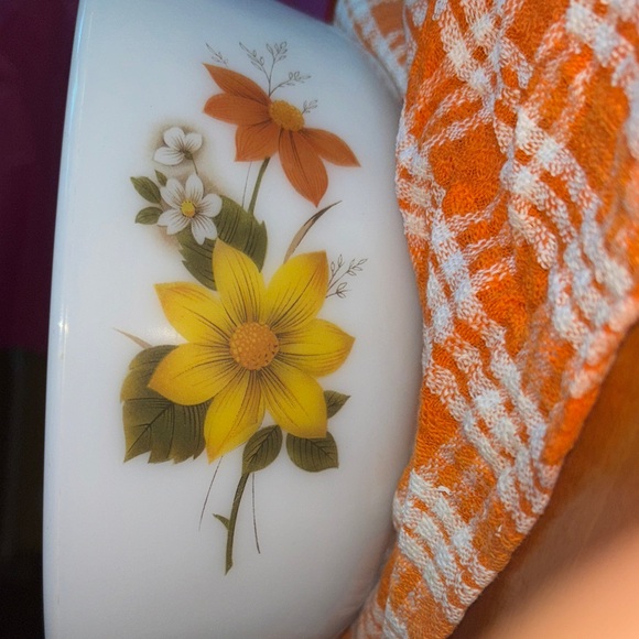 Pyrex “Autumn Glory”  large dish - Picture 7 of 8